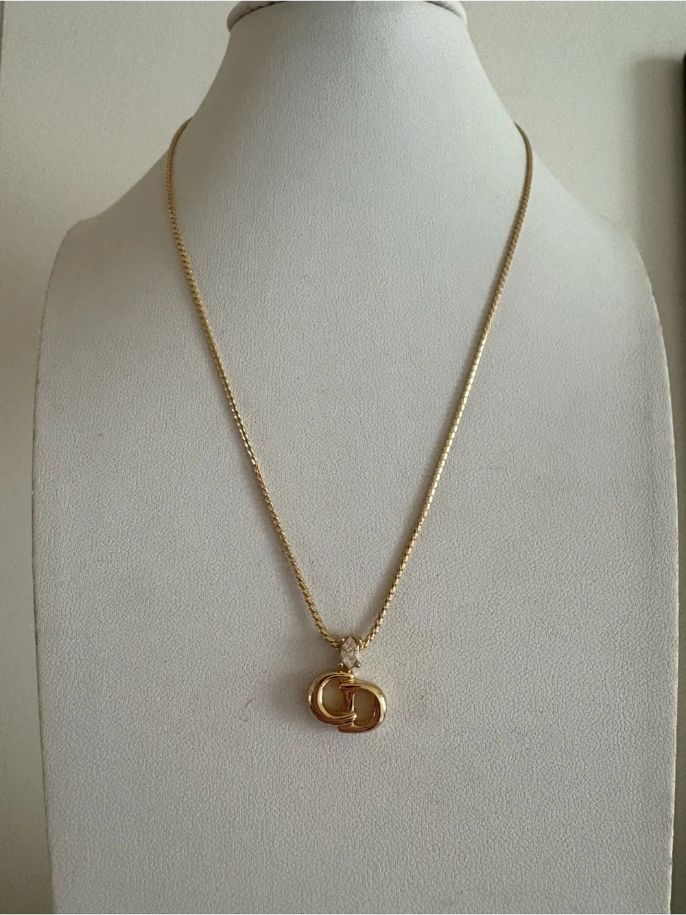 Dior classic pendant